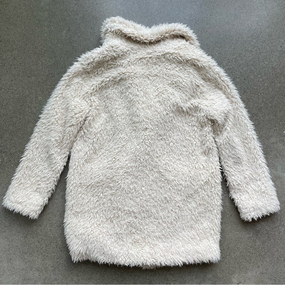 Super Cute Zara Sherpa Jacket - Picture 2 of 4